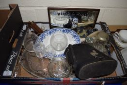 BOX CONTAINING GLASS WARES AND CERAMIC ITEMS INCLUDING BRANDY GLASSES, PAIR OF BINOCULARS ETC