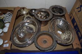 LARGE BOX CONTAINING CERAMIC ITEMS INCLUDING WINE COASTERS, PLATED SERVING DISH ETC