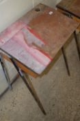 LIFT TOP METAL FRAMED SCHOOL DESK