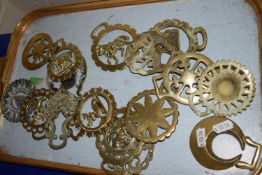 TRAY CONTAINING HORSE BRASSES