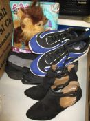 MIXED LOT TO INCLUDE NIKE MENS TRAINERS, TWO LAP TOP CASES, BOXED CHILDREN'S DOG TOY ETC