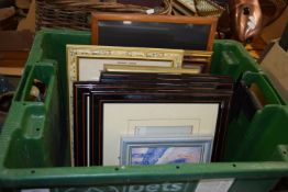 PLASTIC BOX CONTAINING PRINTS INCLUDING BIRDS IN LACQUER FRAMES ETC