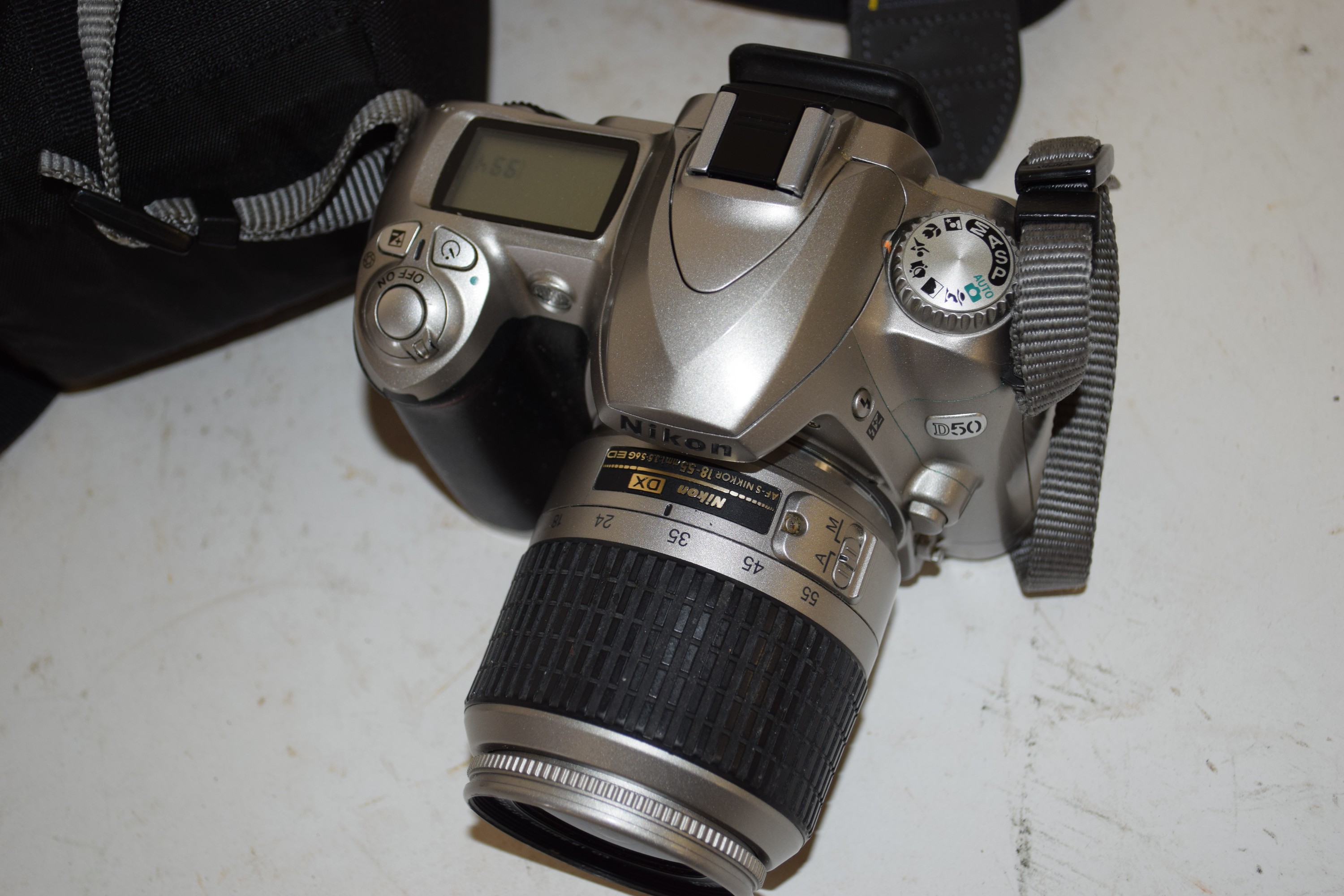 NIKON CAMERA WITH CASE - Image 2 of 2