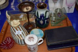 TRAY CONTAINING POTTERY ITEMS AND BOX OF FRUIT KNIVES WITH SILVER HANDLES