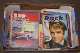 TRAY OF MIXED VINTAGE MAGAZINES TO INCLUDE SHOOTING TIMES AND COUNTRY, MOTORCYCLE INTEREST MAGAZINES