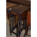 SMALL FOLDING GATE LEG TABLE WITH BOBBIN TURNED SUPPORTS, APPROX 54 X 75CM EXTENDED