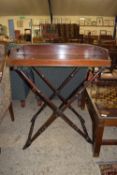GOOD QUALITY MAHOGANY BUTLERS TRAY AND STAND, WIDTH APPROX 72CM