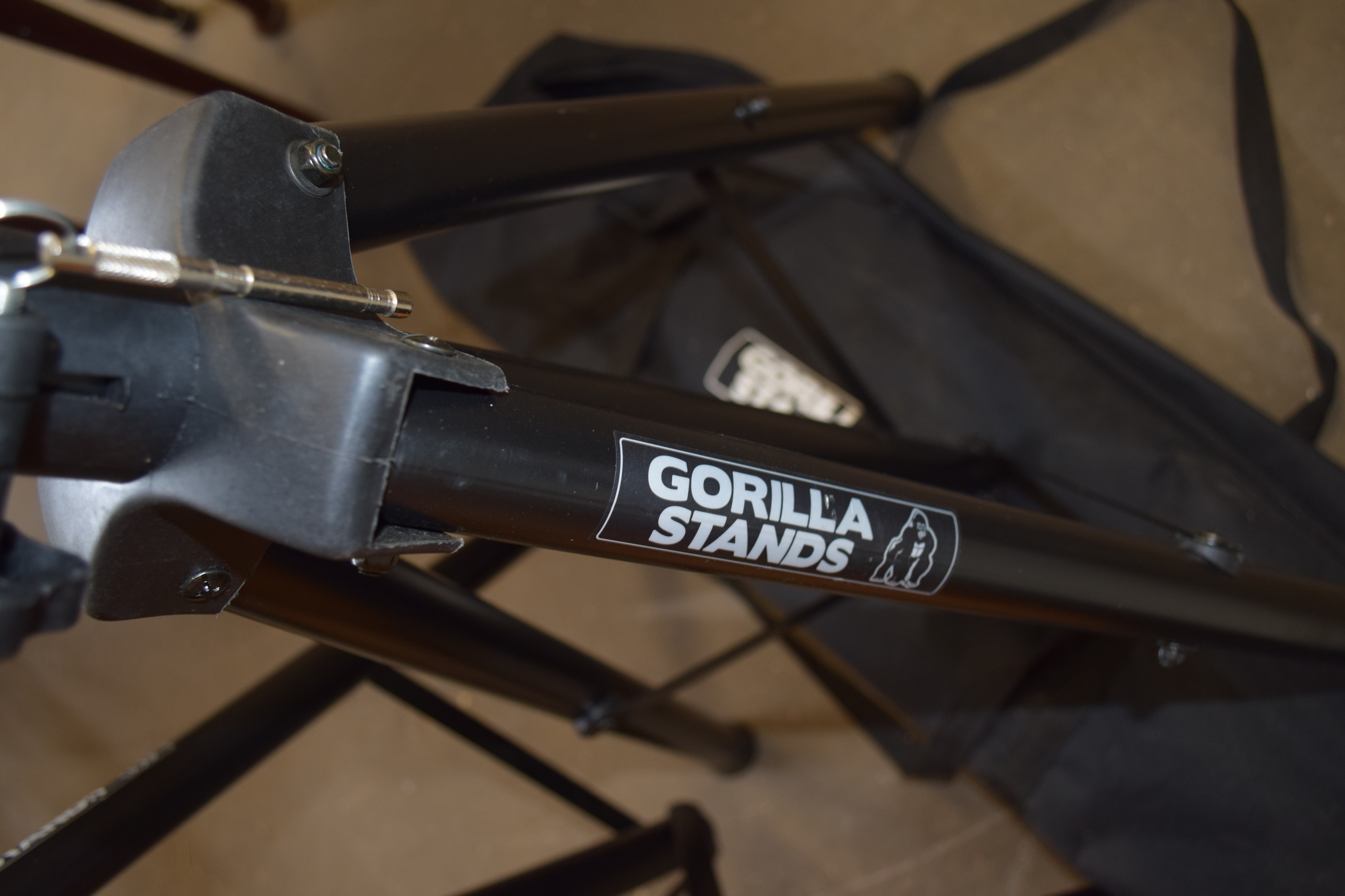 PAIR OF GORILLA TRIPOD STANDS IN CARRYING CASE - Image 2 of 2