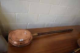 EARLY 20TH CENTURY COPPER AND WOOD HANDLED BED WARMER