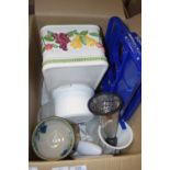 BOX CONTAINING KITCHEN WARES TO INCLUDE GRATER ETC