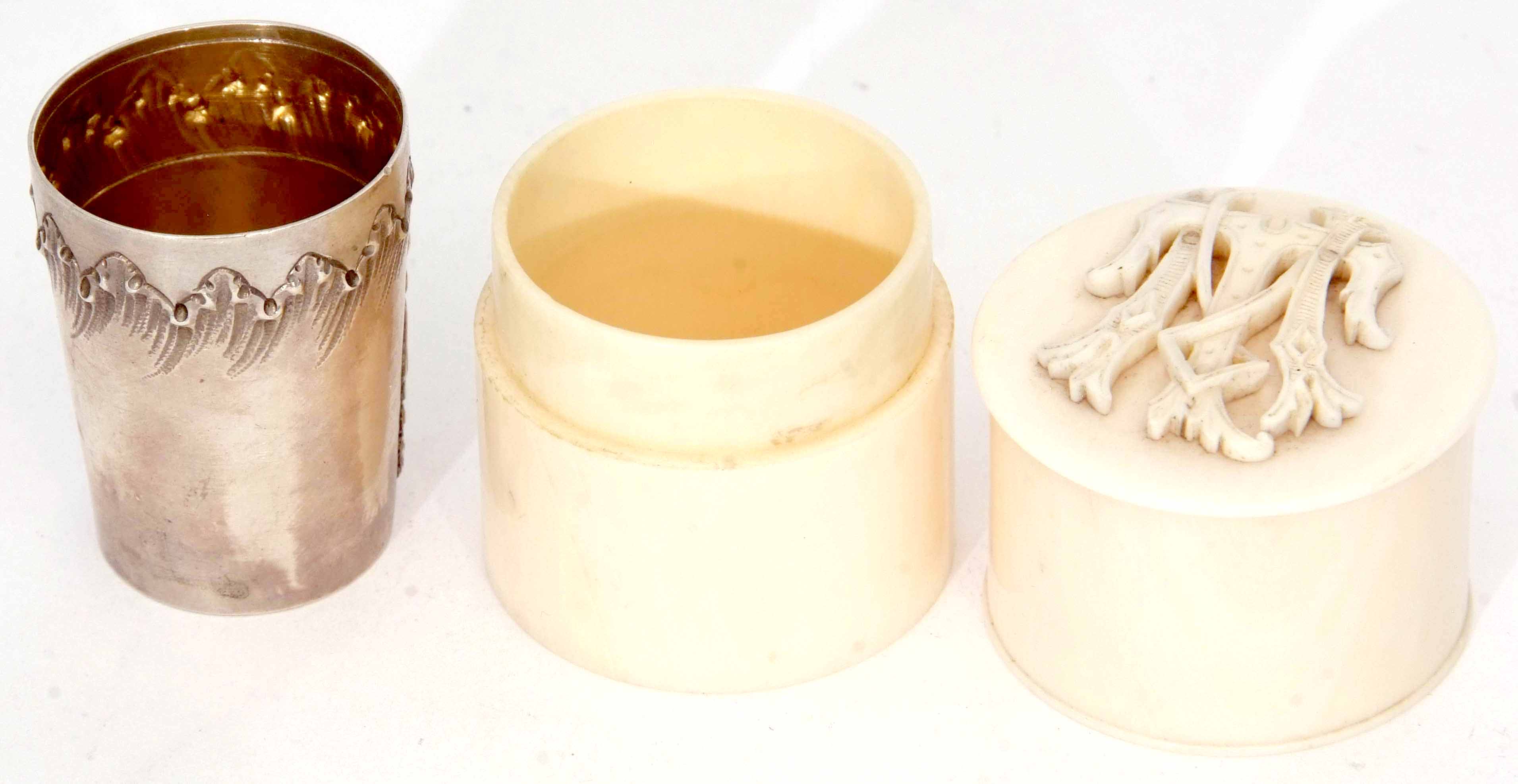 Late 19th/early 20th century ivory cylindrical spirit measure, the pull off cover set with carved - Image 2 of 2