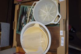 TRAY CONTAINING KITCHENWARES TO INCLUDE PLACE MATS, CUTLERY, MIXING BOWL ETC