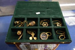 TRAY CONTAINING SMALL MODELS OF LAMPS, COMPASS, ETC