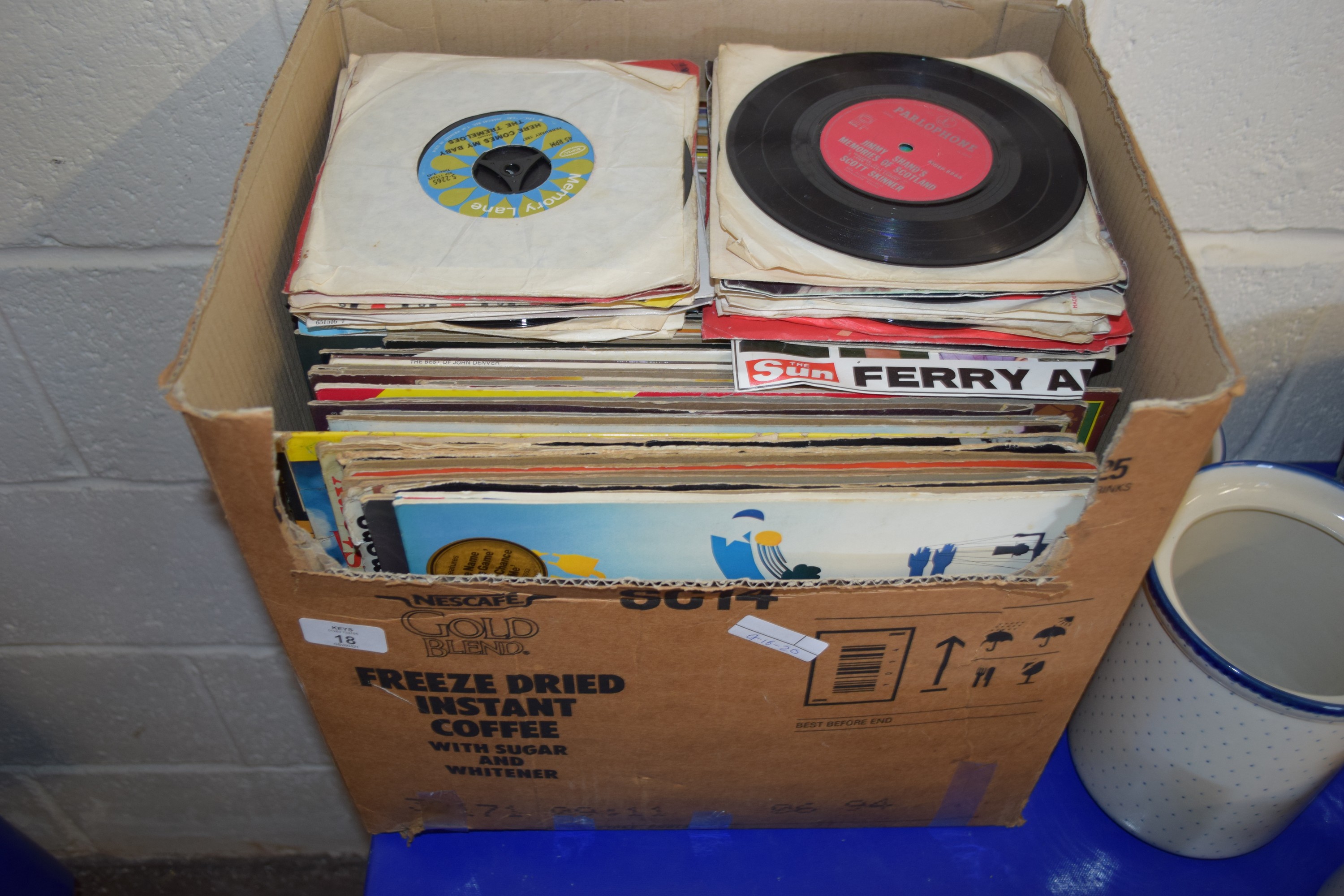 BOX CONTAINING LPS AND 45RPM RECORDS, MAINLY POP MUSIC, ABBA, RICHARD HARRIS, BUDDY HOLLY ETC