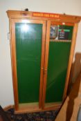 Display case, width 105cm x 180cm high