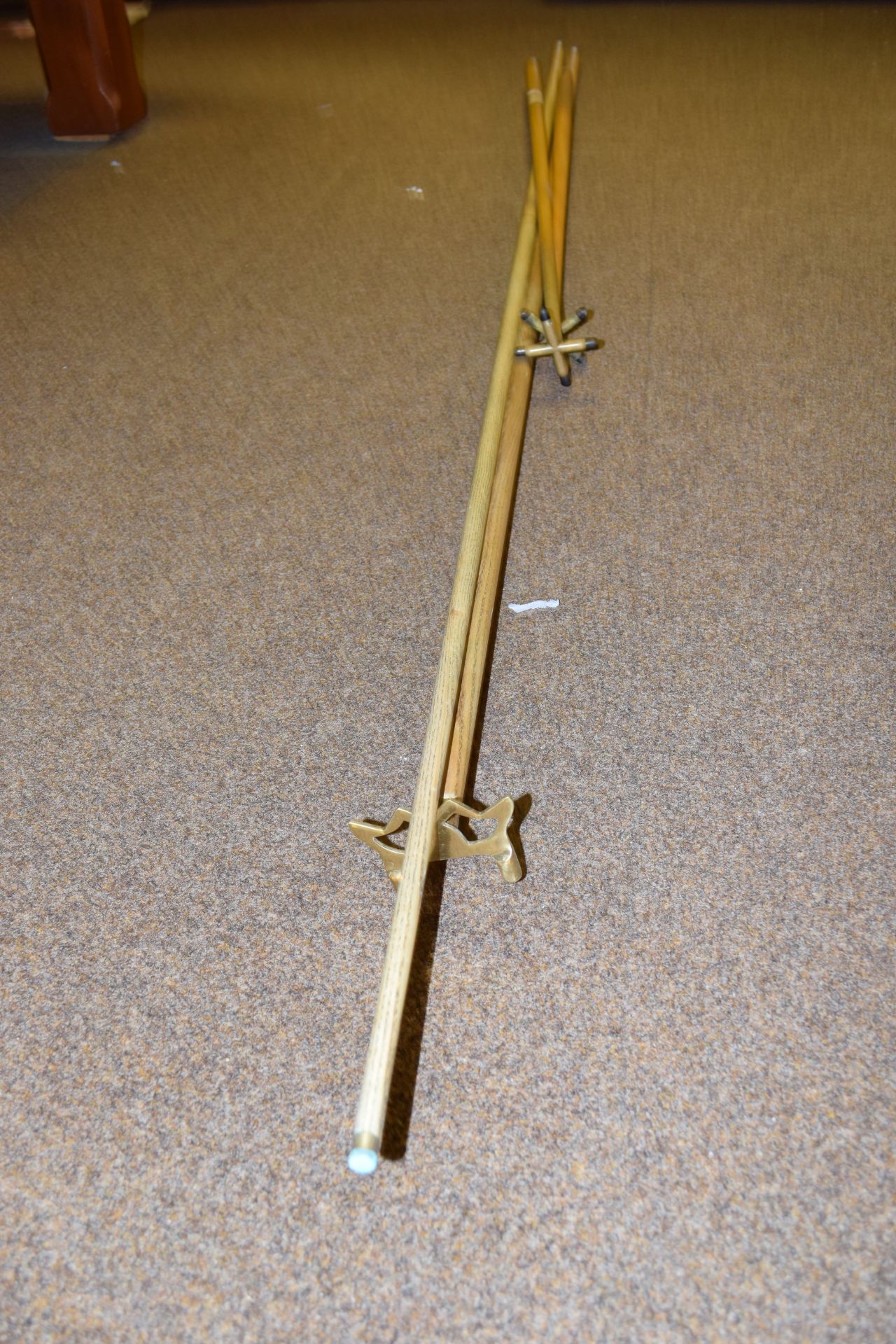 Snooker rest set to include two standard size spider rests and a long reach set, an extended cue