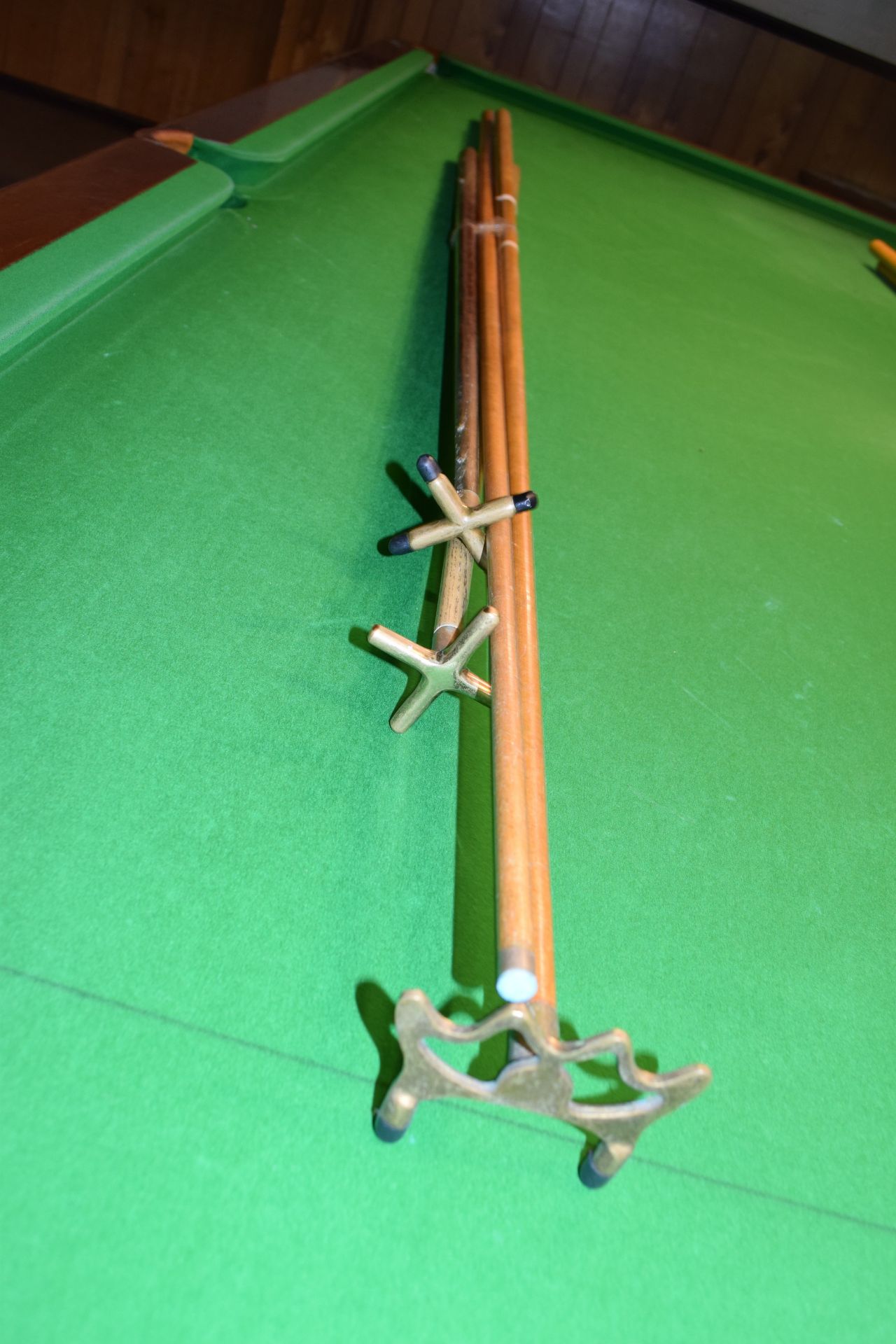 Snooker rest set to include two standard size spider rests and a long reach set, an extended cue