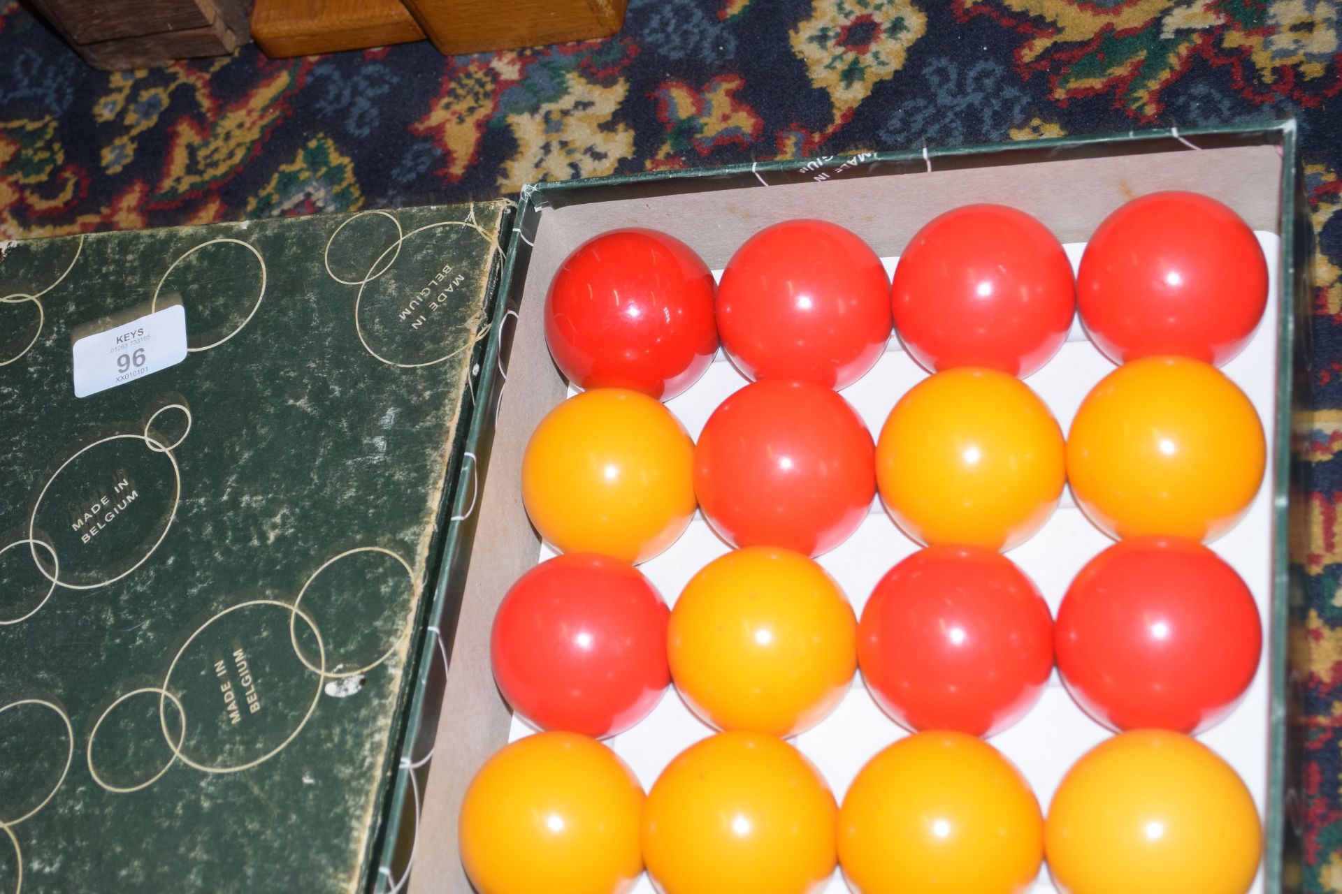 Boxed set of pool balls