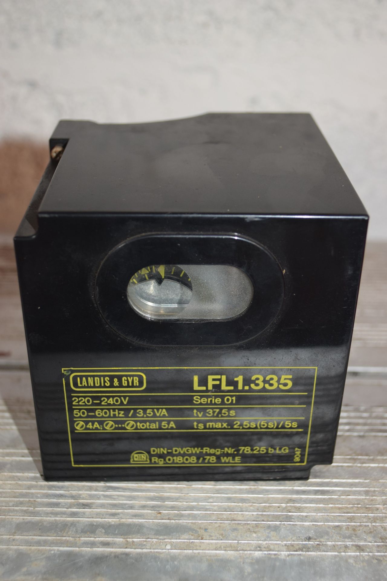 Landis and GYR burner control box LFS 1.335