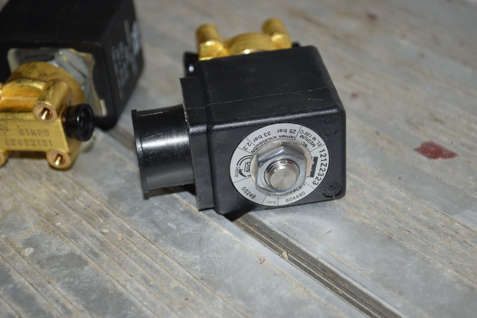 Solenoid valve 2-stage burner 220v - Image 2 of 2