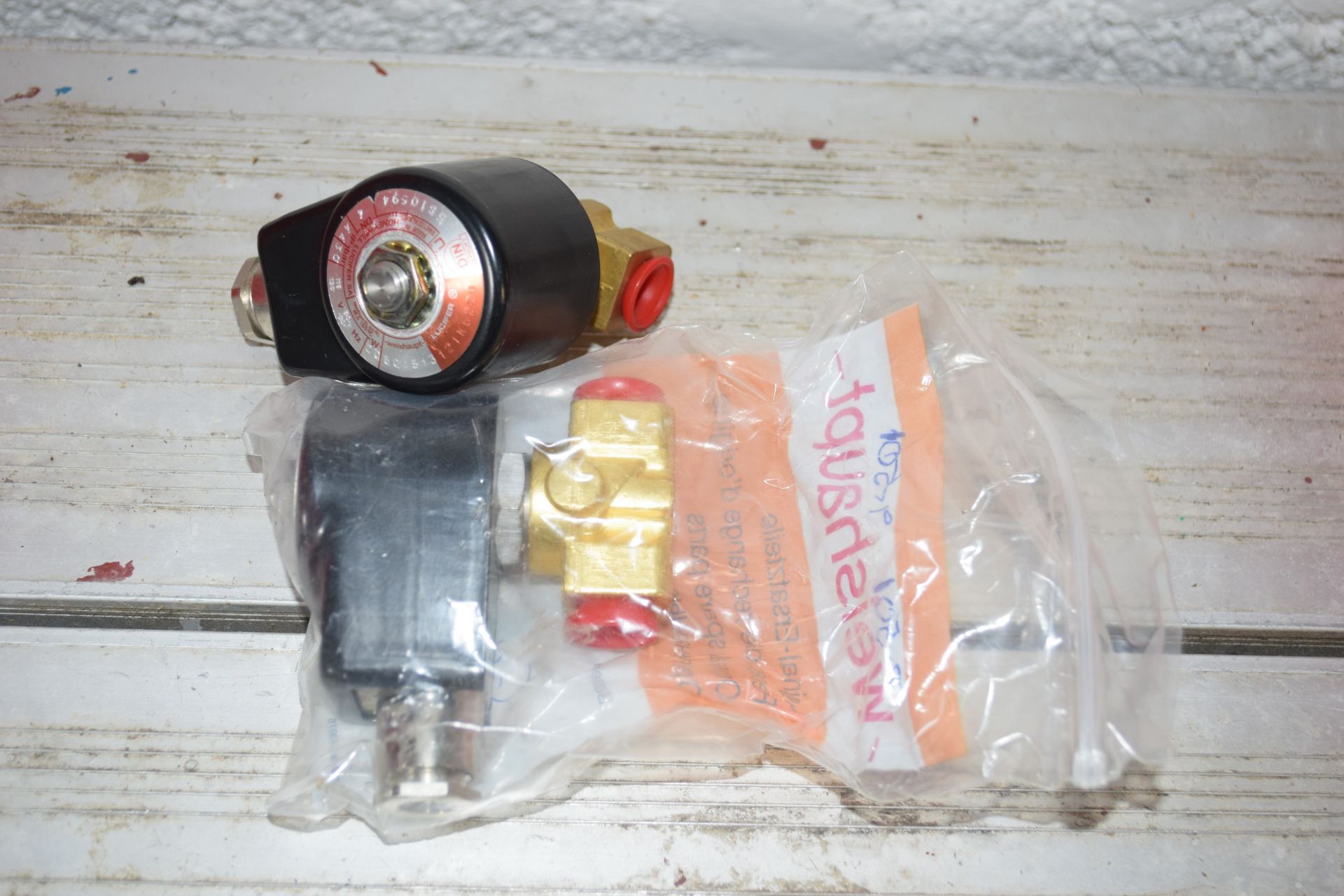 Weishaupt Solenoid valve 110v 20w x 2 normally closed