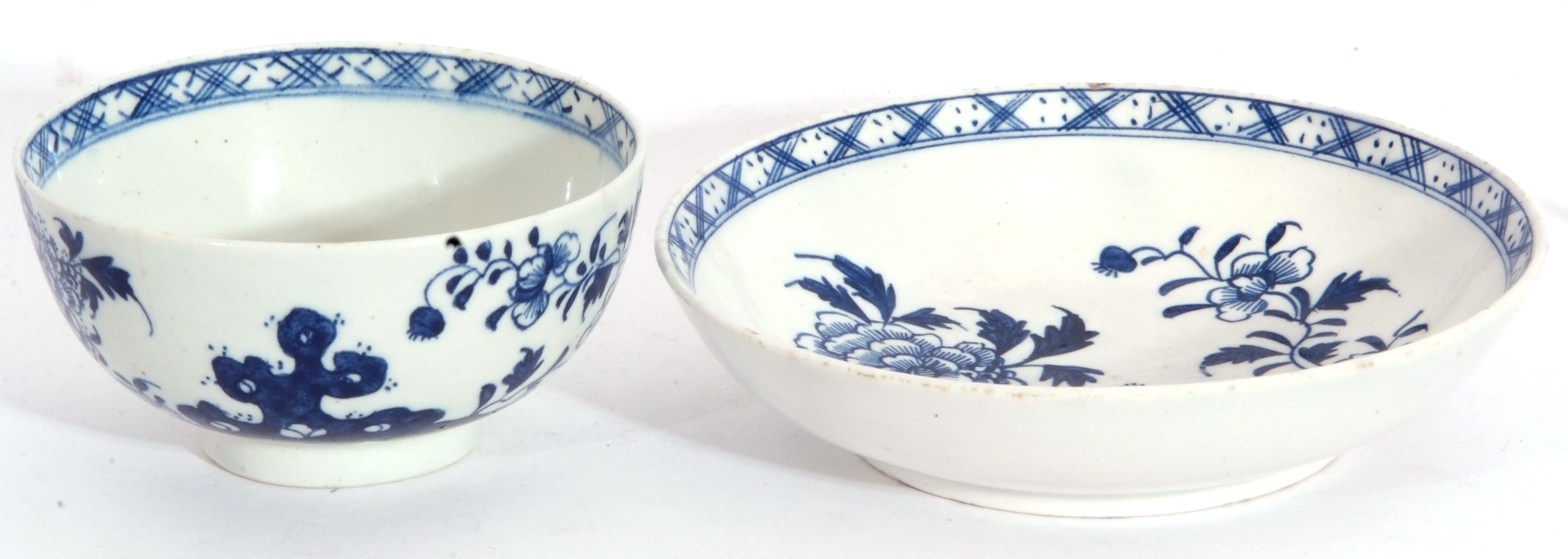 Large Lowestoft porcelain tea bowl and saucer decorated in underglaze blue with flowers and rock - Image 2 of 9