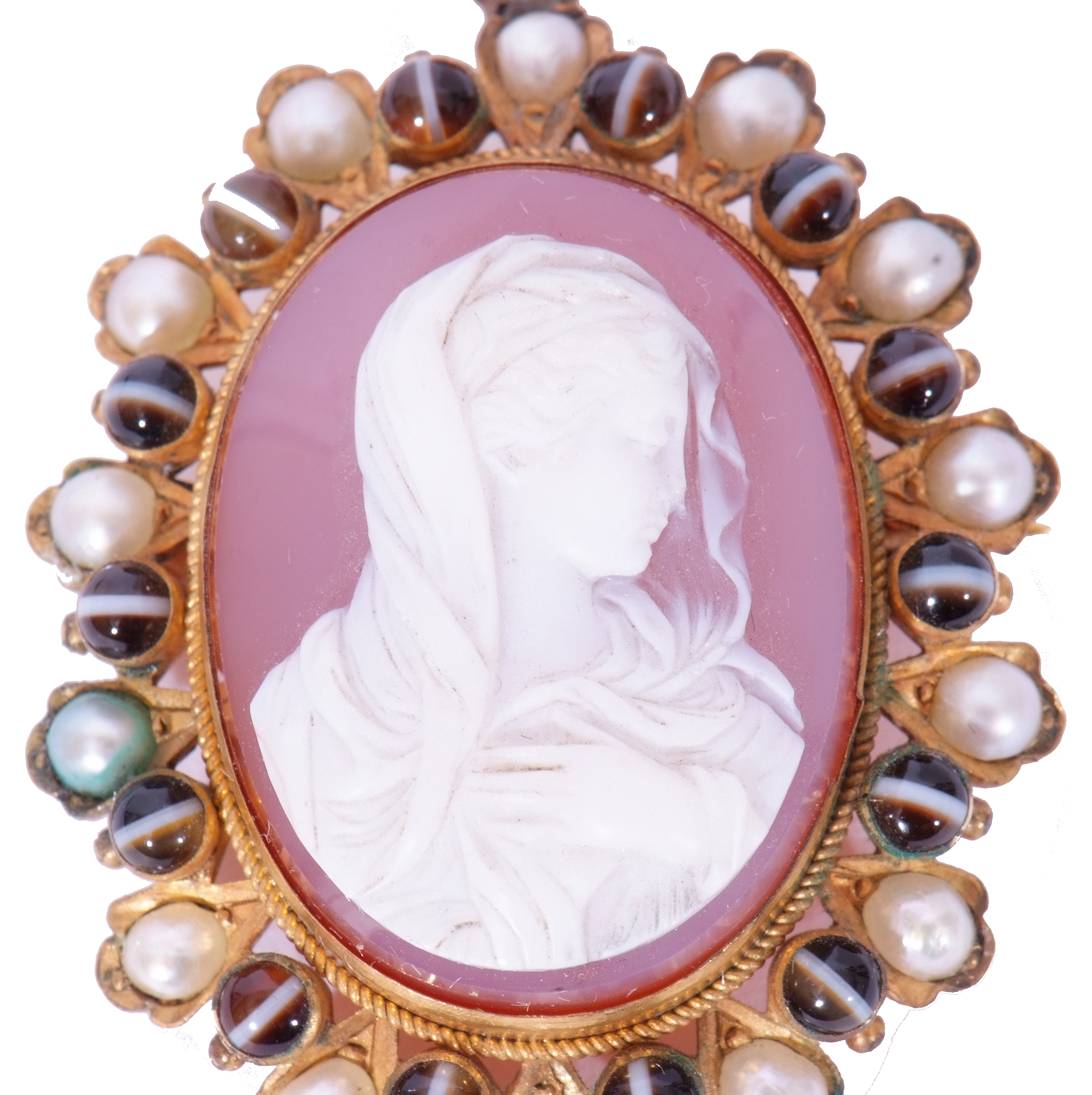 Victorian hardstone cameo pendant depicting a veiled lady carved in high relief, 25 x 20mm in a - Image 3 of 4
