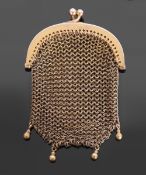 Small 9ct stamped mesh work purse, 18.6gms
