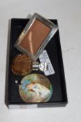 BOX CONTAINING A SMALL PERFUME BOTTLE WITH A SILVER MOUNT, PLUS A SMALL SILVER PHOTO FRAME