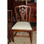 EARLY 20TH CENTURY OAK DINING CHAIR WITH CARVED FLORAL AND GEOMETRIC DESIGN TO SPLAT