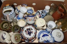 BOX CONTAINING MIXED CERAMICS, JUGS, VASES ETC