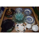 TRAY CONTAINING CERAMIC ITEMS, TWO SMALL BOWLS, GLASS DISHES ETC
