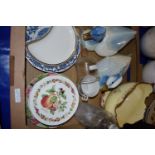 TRAY CONTAINING CERAMICS, TWO POTTERY MODELS OF DUCKS, FRUIT MODELLED PLATES BY ROYAL WORCESTER FROM