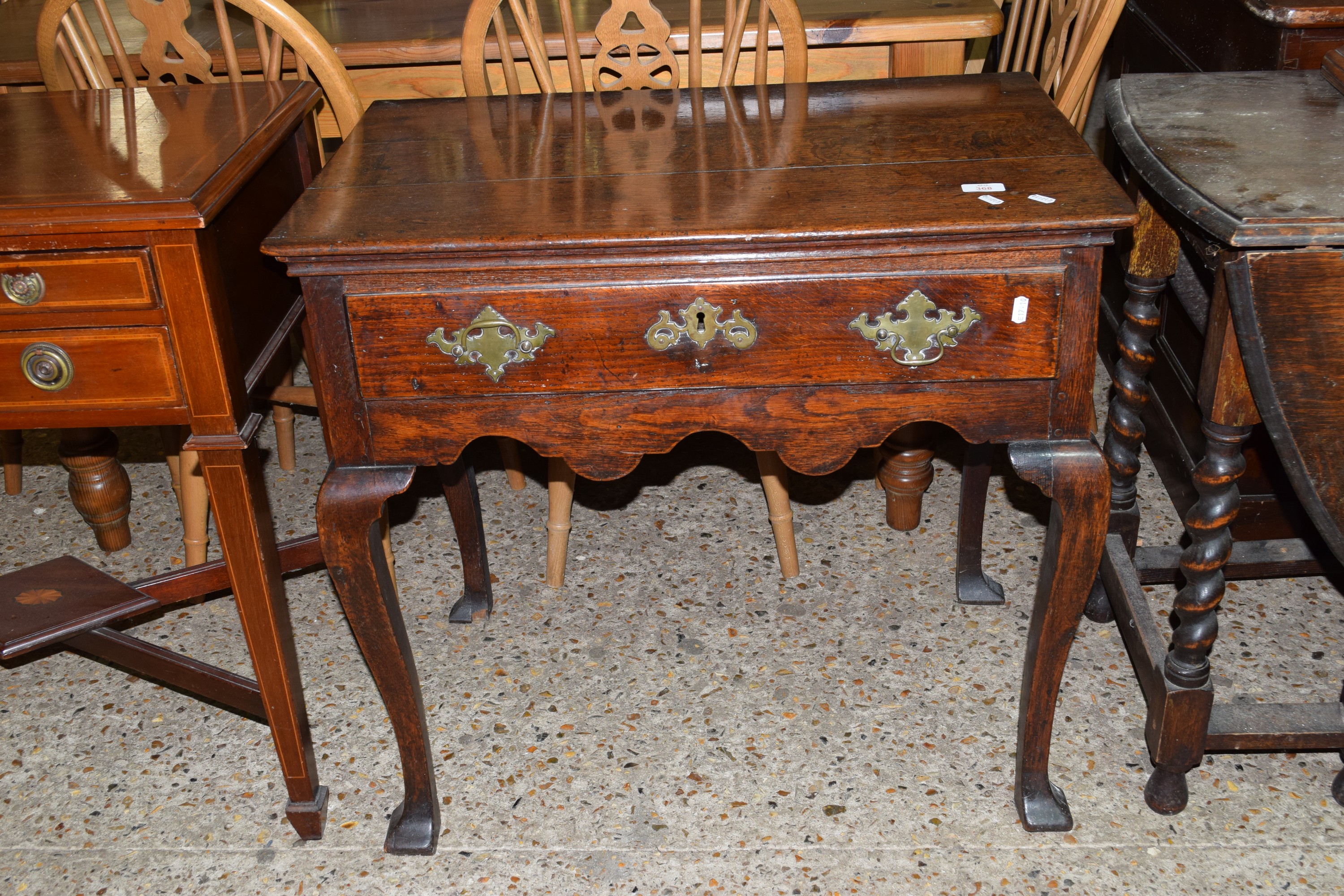 LATE 18TH/EARLY 19TH CENTURY OAK SIDE TABLE WITH DRAWER BENEATH OVER A SHAPED FRIEZE, APPROX 77 X