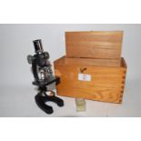 WOODEN BOX CONTAINING A MICROSCOPE WITH UP TO 500X MAGNIFICATION