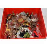 BOX CONTAINING SMALL GLASS AND CERAMIC ANIMALS