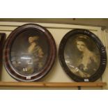 PRINT OF AN 18TH CENTURY LADY IN OVAL WOODEN FRAME