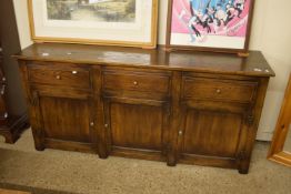 IMPRESSIVE OAK SIDE CABINET COMPRISING THREE DRAWERS OVER THREE CUPBOARDS, APPROX 170 X 46CM