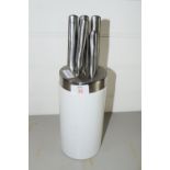 SET OF KITCHEN KNIVES IN CYLINDRICAL HOLDER