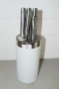 SET OF KITCHEN KNIVES IN CYLINDRICAL HOLDER