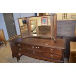 LATE 20TH CENTURY DRESSING TABLE WITH MIRROR BACK, LENGTH APPROX 131CM, TOGETHER WITH A SMALL