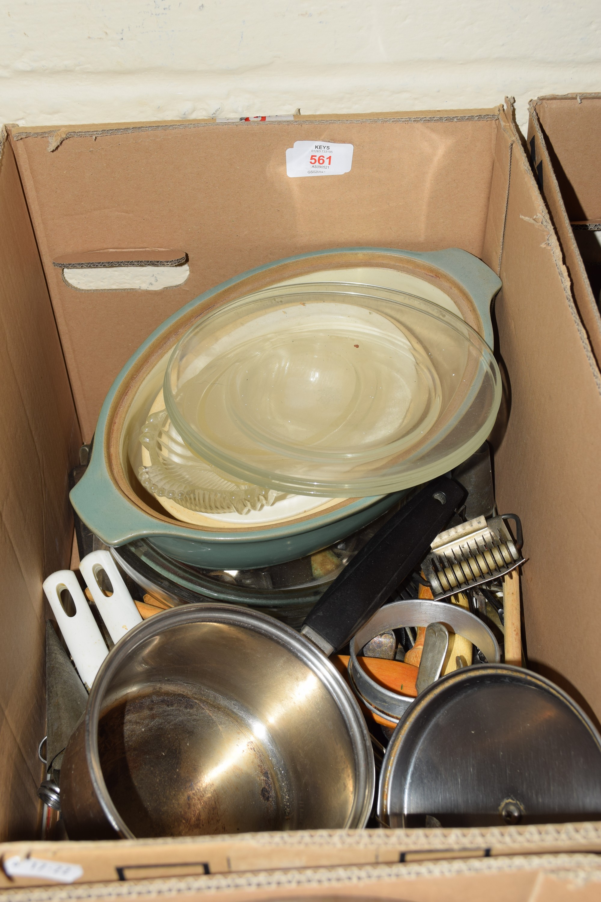 BOX CONTAINING KITCHEN ITEMS INCLUDING SAUCEPANS, IMPLEMENTS ETC