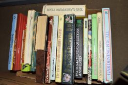 BOX OF MIXED BOOKS - GARDENING AND INTERIOR DECORATING INTEREST