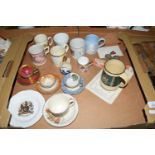 BOX OF CERAMICS INCLUDING ROYAL COMMEMORATIVE WARES, CUPS AND SAUCERS, JUBILEE MEDALS ETC INC KING