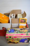 BOX CONTAINING VARIOUS SINDY ACCESSORIES INCLUDING BOXED CAMPING BUGGY AND FOLD-AWAY TENT, HOUSE