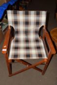 FOLDING DIRECTOR'S CHAIR, WIDTH APPROX 60CM