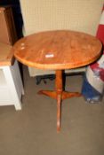 SMALL PINE CIRCULAR OCCASIONAL TABLE, APPROX 55CM DIAM