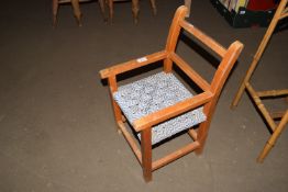 CHILD'S JOINTED CHAIR, WIDTH APPROX 32CM