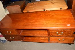 REPRODUCTION LOW MEDIA UNIT, LENGTH APPROX 151CM