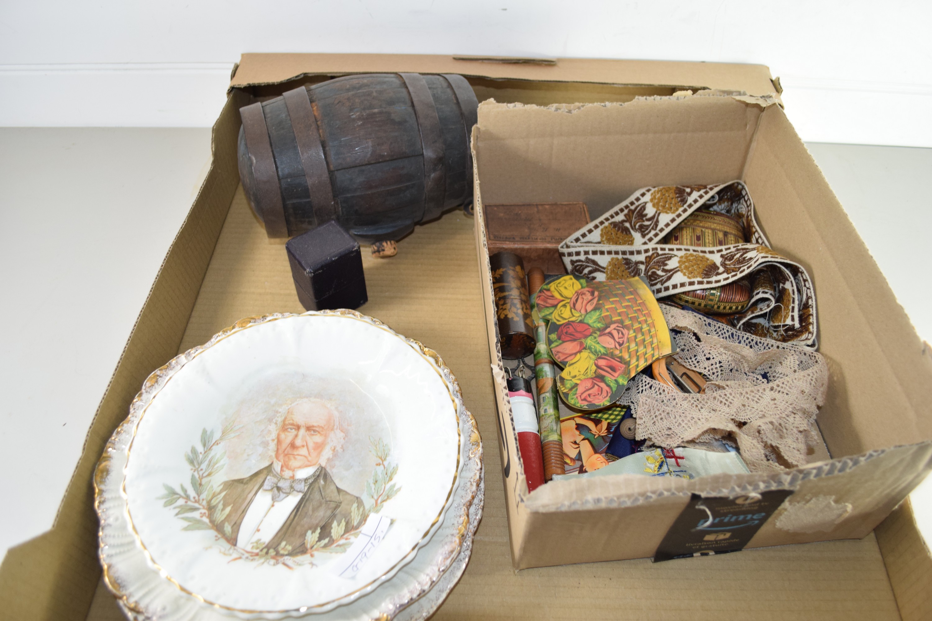 TRAY CONTAINING CERAMIC PLATES, SOME WITH COMMEMORATING WILLIAM GLADSTONE, SMALL BOX WITH VARIOUS